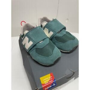 Children's New Balance Shoes 7.5 Extra Wide Barely Used Spruce Green